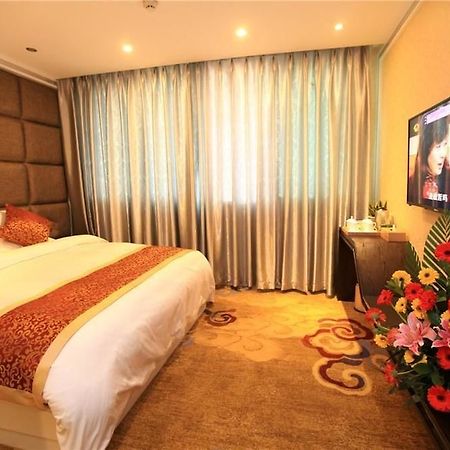 Jiayun Hotel Чънду Екстериор снимка