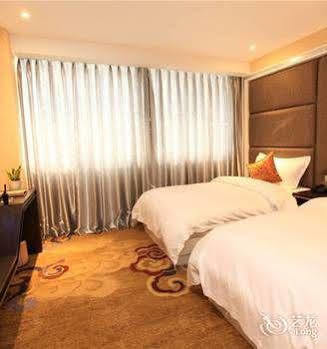 Jiayun Hotel Чънду Екстериор снимка