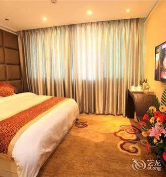 Jiayun Hotel Чънду Екстериор снимка